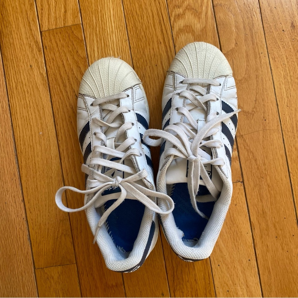 Adidas superstars